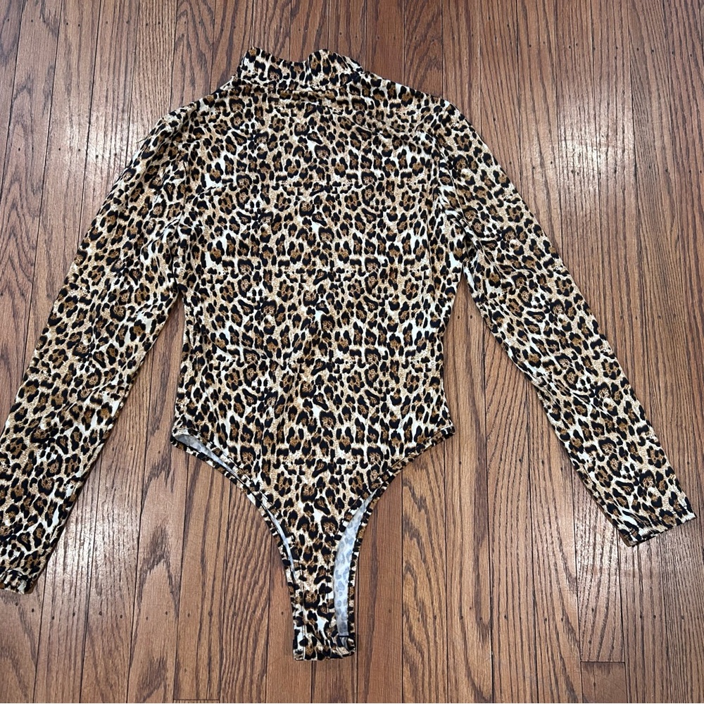 Leopard Print Long Sleeve Bodysuit - size medium - Picture 5 of 6